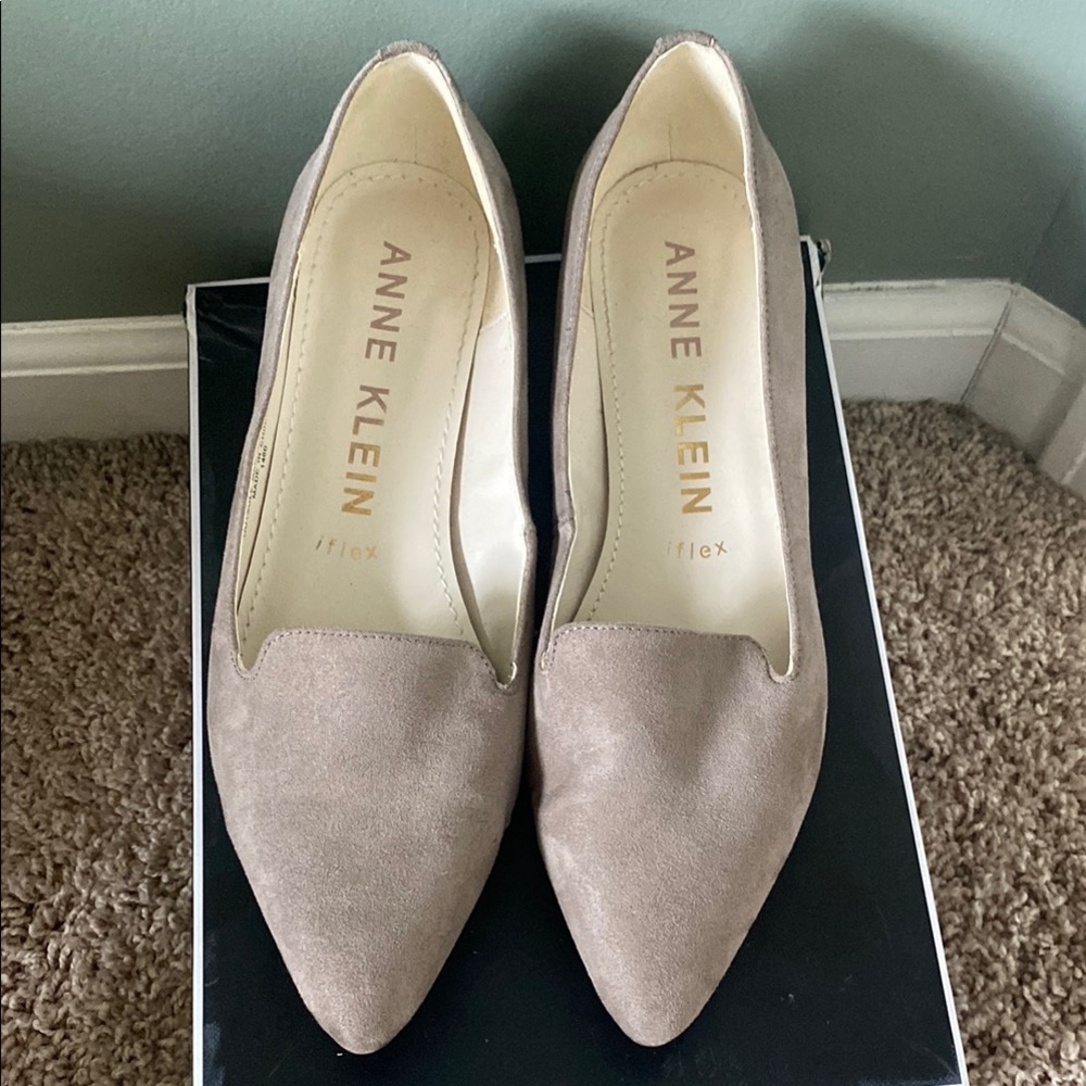 Anne Klein Tan Flats Sleek Design